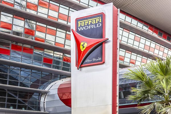 สวนสนุก Ferrari World (
